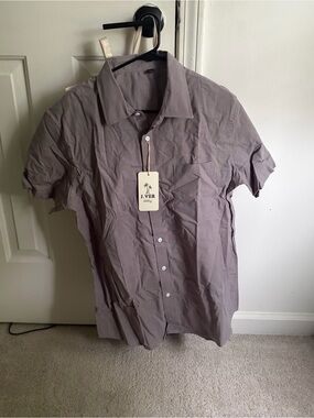 Men's Short-Sleeve Button-Down Shirt in Taupe